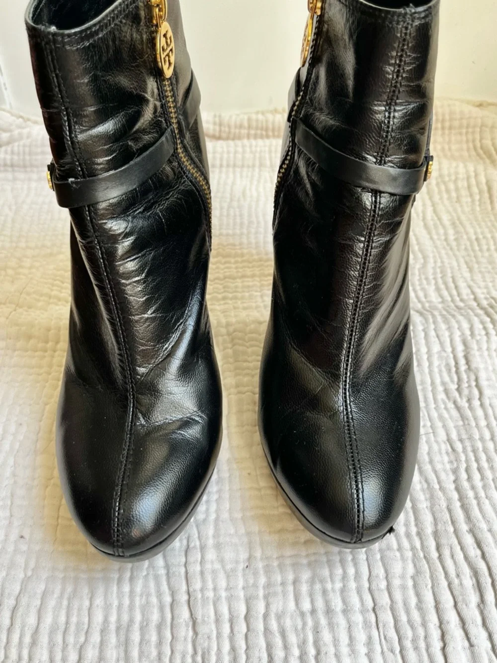 Tory Burch Black Gold Whitney Heeled Logo Ankle Boots Booties Size 10